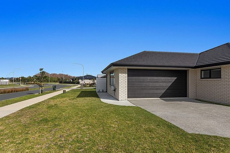 Photo of property in 1 Karearea Drive, Coastlands, Whakatane, 3120