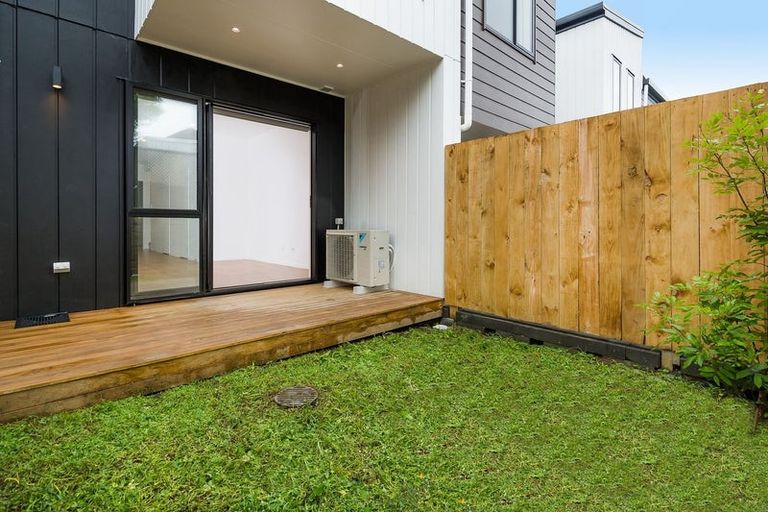 Photo of property in 4/26 Springvale Drive, Fairview Heights, Auckland, 0632