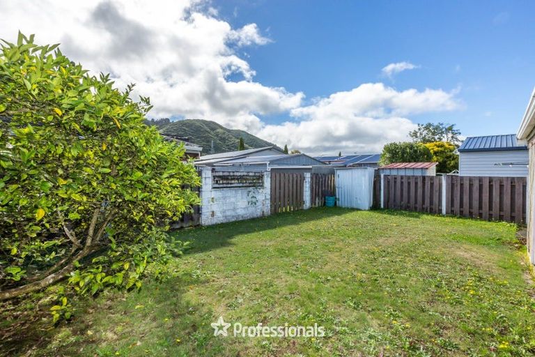 Photo of property in 2/12 Tacoma Drive, Totara Park, Upper Hutt, 5018