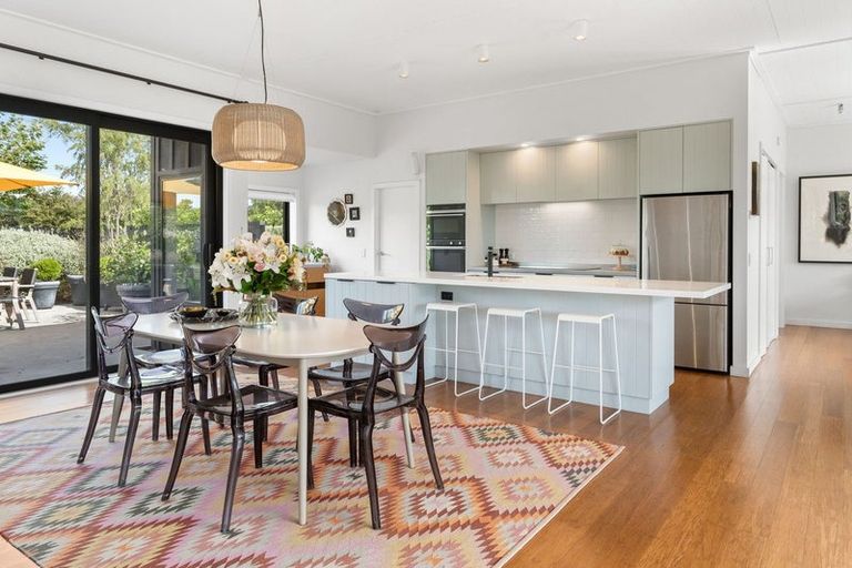 Photo of property in 7 Fairway Drive, Martinborough, 5711