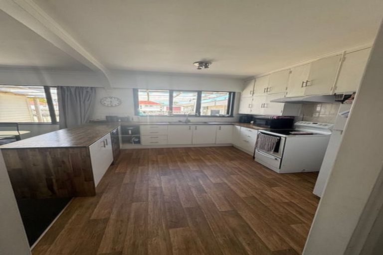 Photo of property in 983 High Street, Avalon, Lower Hutt, 5011
