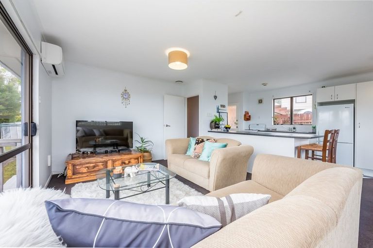 Photo of property in 5a Mossburn Grove, Kelson, Lower Hutt, 5010