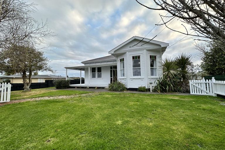 Photo of property in 17 Caius Avenue, Gonville, Whanganui, 4501