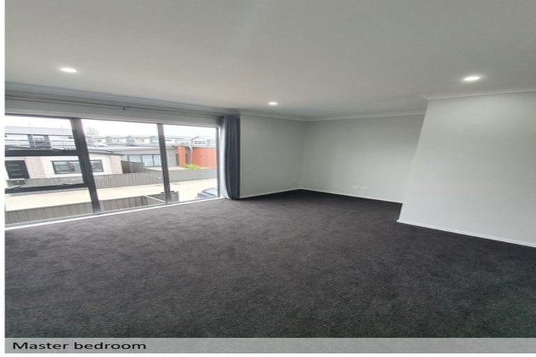 Photo of property in 6 Tieke Lane, Kenepuru, Porirua, 5022
