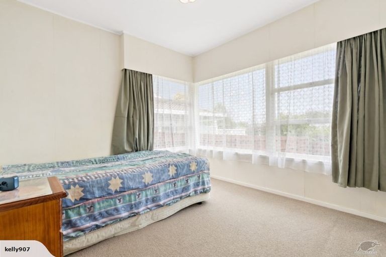 Photo of property in 49 Tupaki Place, Pakuranga Heights, Auckland, 2010