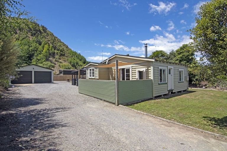 Photo of property in 100 Pigeon Valley Road, Wakefield, 7025