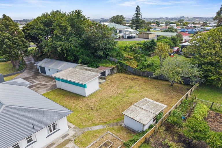 Photo of property in 33 Burns Street, Tawhero, Whanganui, 4501