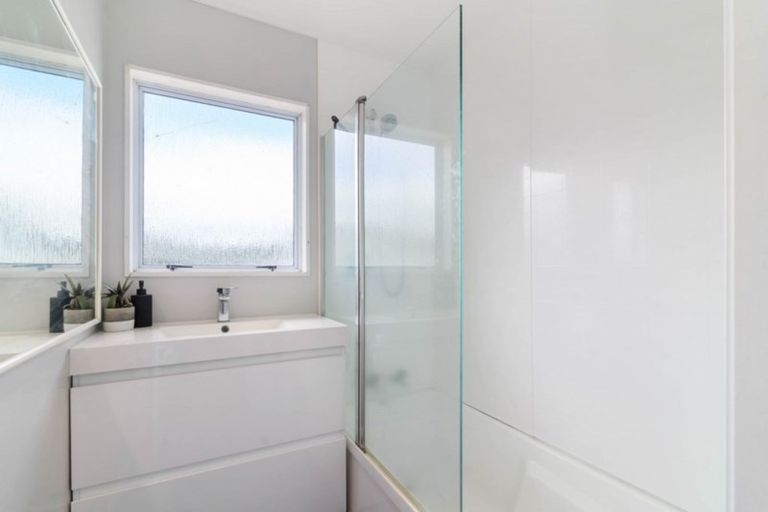 Photo of property in 4 Mansfield Road, Owhata, Rotorua, 3010