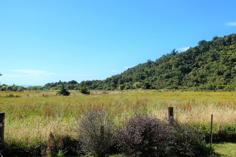 Photo of property in 19 Prospector Place, Barrytown, Runanga, 7873