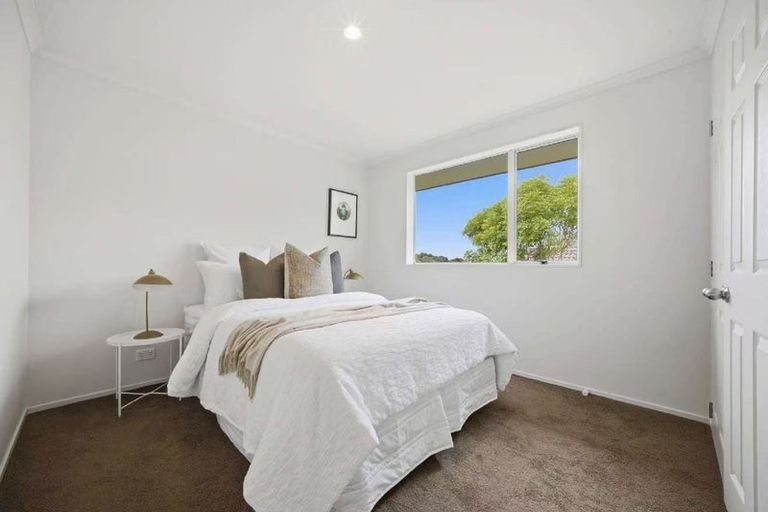 Photo of property in 43 Kate Sheppard Avenue, Torbay, Auckland, 0630