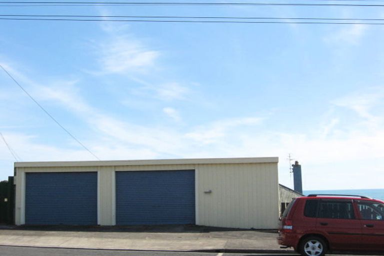 Photo of property in 12 Hine Street, New Plymouth, 4310