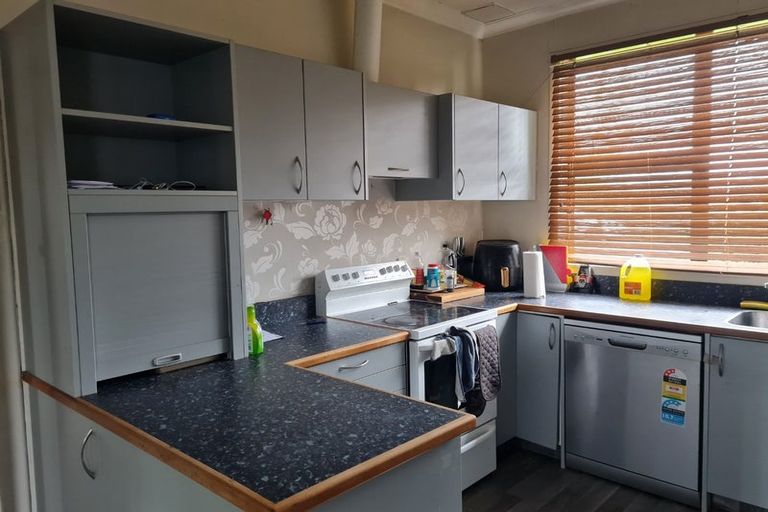 Photo of property in 42 Albert Street, Winton, 9720