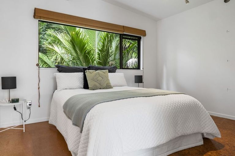 Photo of property in 40 Lone Kauri Road, Karekare, New Lynn, 0772