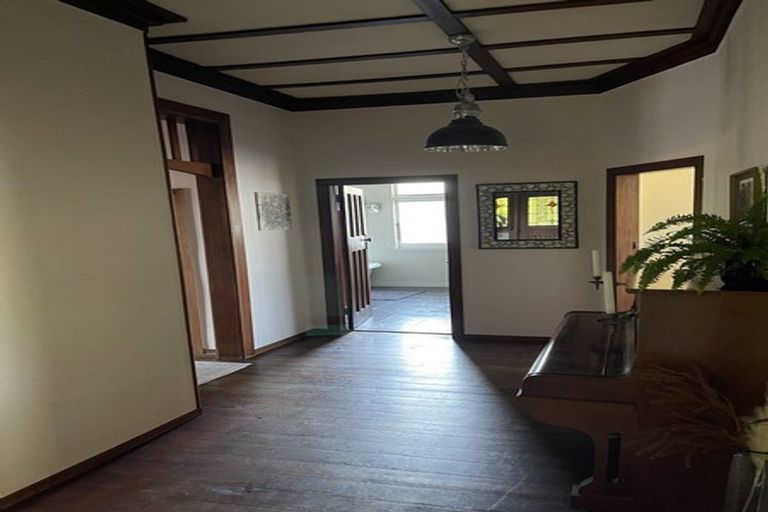 Photo of property in 1/900 Heretaunga Street East, Parkvale, Hastings, 4122