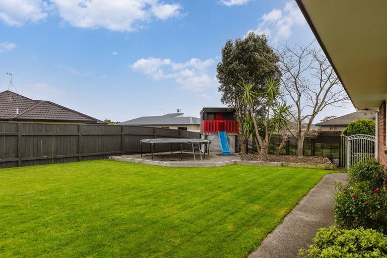 Photo of property in 4 Lourie Way, Fitzherbert, Palmerston North, 4410