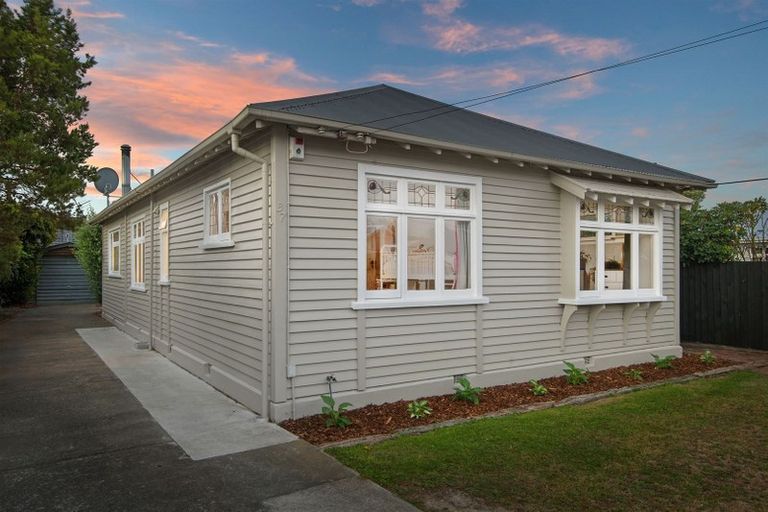 Photo of property in 37 Medway Street, Richmond, Christchurch, 8013