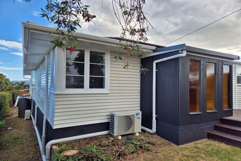Photo of property in 26 Waione Avenue, Te Atatu Peninsula, Auckland, 0610
