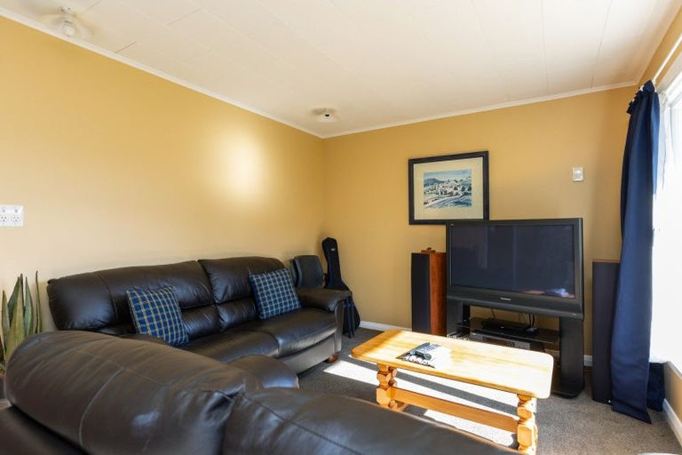 Photo of property in 14 Seaview Crescent, Picton, 7220