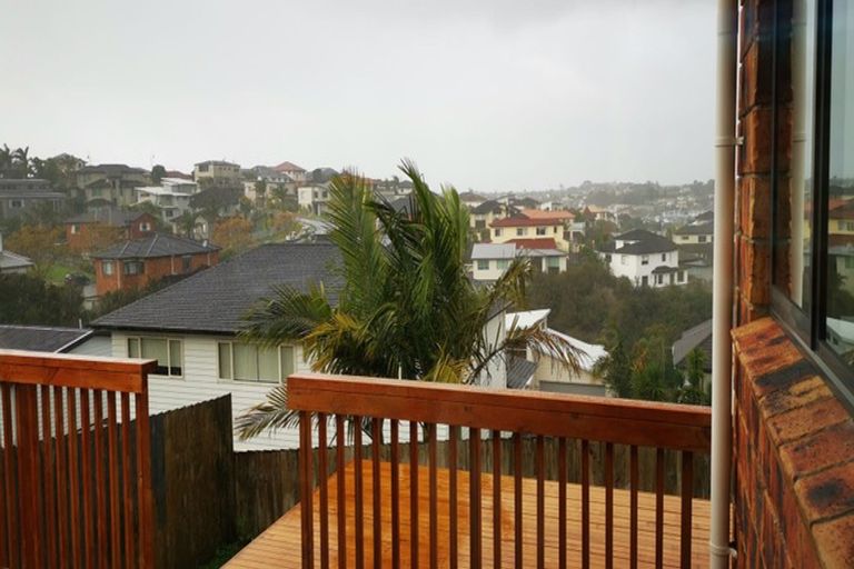 Photo of property in 34 Namsan Close, Fairview Heights, Auckland, 0632