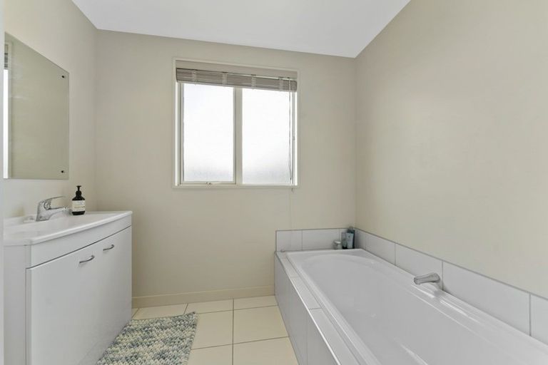 Photo of property in 3 De Bettencor Place, Mount Pisa, Cromwell, 9383