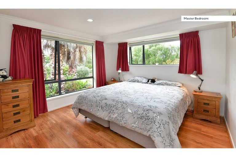 Photo of property in 8 Puhoi Close, Puhoi, Warkworth, 0994