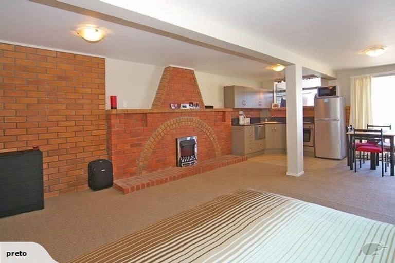 Photo of property in 77 View Road, Houghton Bay, Wellington, 6023