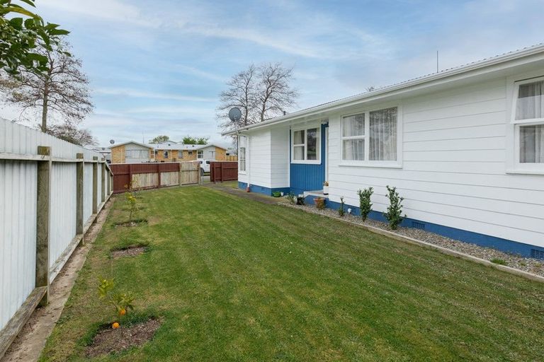 Photo of property in 19 Halswell Crescent, Westbrook, Palmerston North, 4412