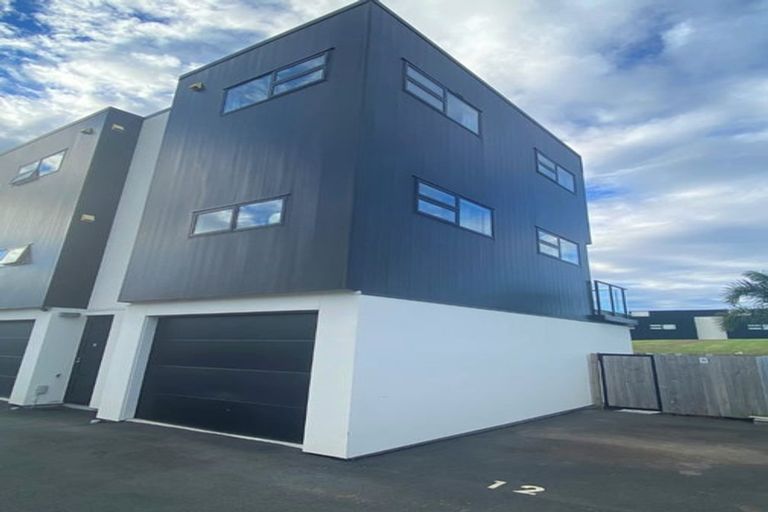 Photo of property in 12/18 Ashley Place, Papamoa Beach, Papamoa, 3118