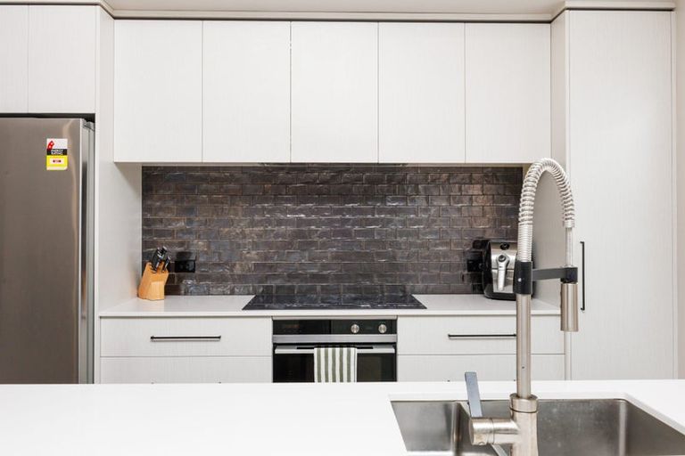 Photo of property in 4 Sardinia Grove, Fitzherbert, Palmerston North, 4410