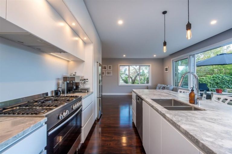 Photo of property in 1 Hauraki Road, Hauraki, Auckland, 0622