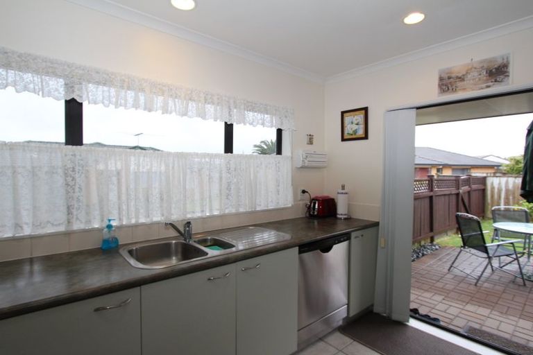 Photo of property in 279 Mahia Road, Weymouth, Auckland, 2103