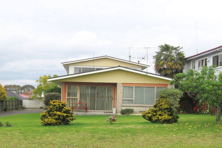 Photo of property in 45 Hinewa Road, Otumoetai, Tauranga, 3110