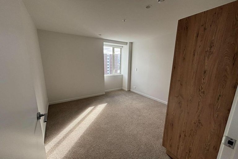 Photo of property in 702/32 Kent Terrace, Mount Victoria, Wellington, 6011