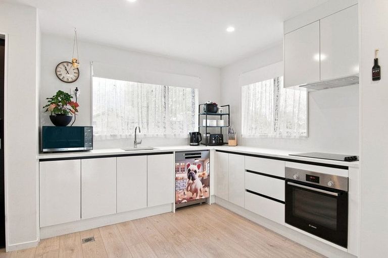 Photo of property in 18a Larissa Avenue, Henderson, Auckland, 0610