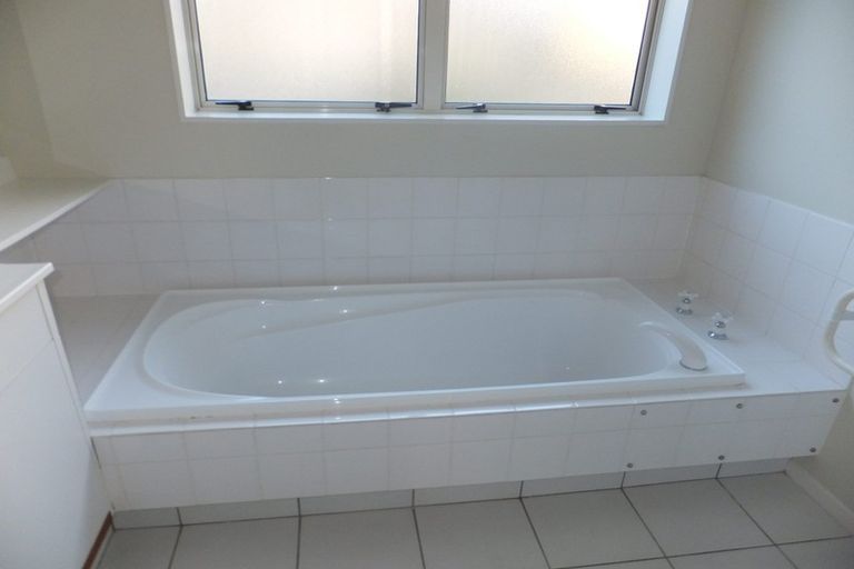Photo of property in 1/21 Westview Court, Somerville, Auckland, 2014