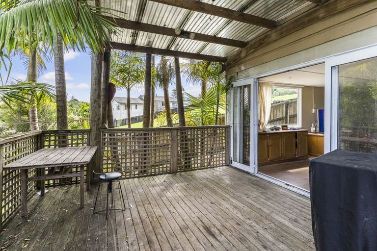 Photo of property in 11 Sycamore Drive, Sunnynook, Auckland, 0620