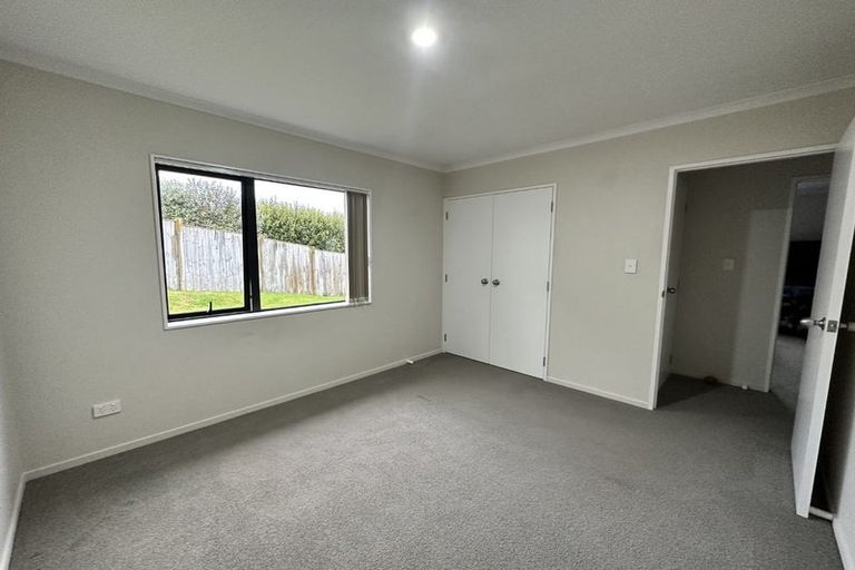 Photo of property in 54 Tiriwa Drive, Massey, Auckland, 0614