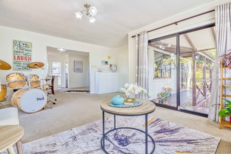 Photo of property in 88 Reynella Drive, Massey, Auckland, 0614