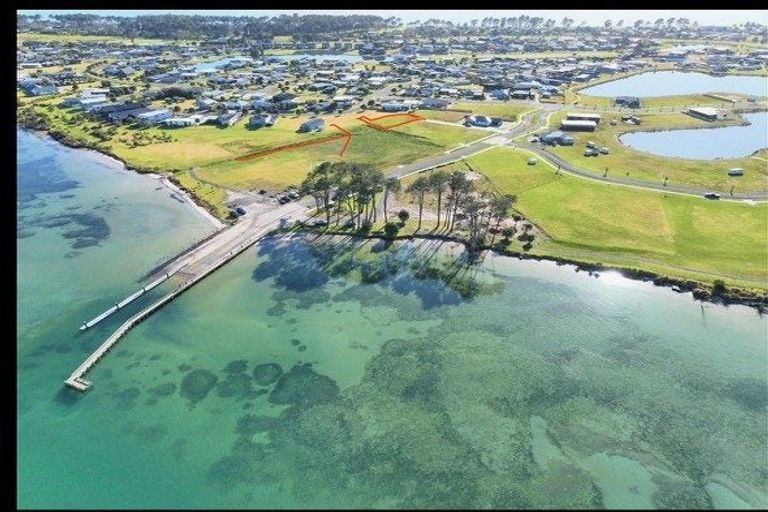 Photo of property in 130 Ti Kouka Crescent, Matarangi, Whitianga, 3592