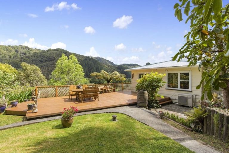 Photo of property in 284 Moores Valley Road, Wainuiomata, 5373