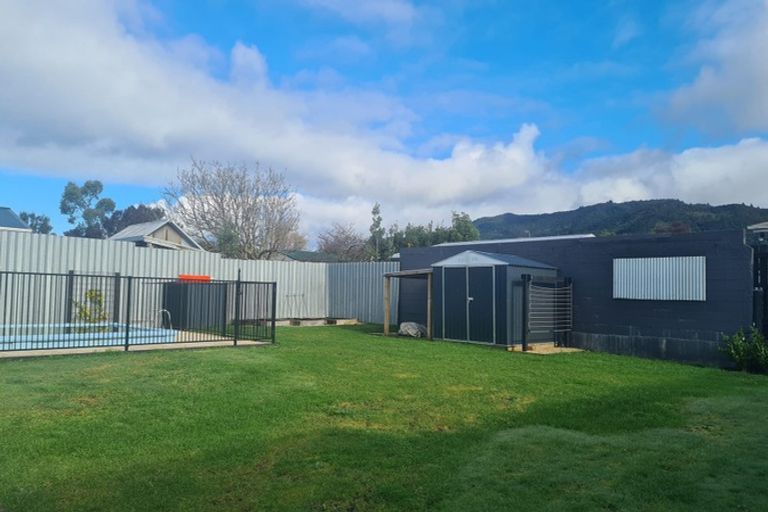 Photo of property in 64 Brandon Street, Featherston, 5710