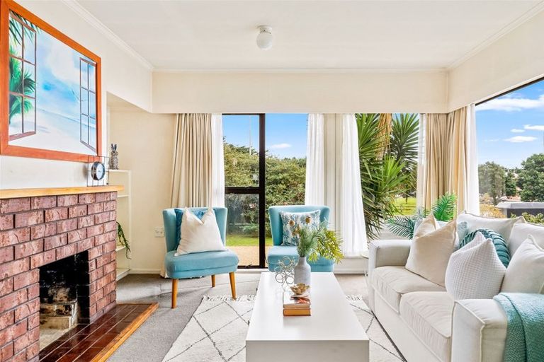 Photo of property in 94 Mana Esplanade, Paremata, Porirua, 5026