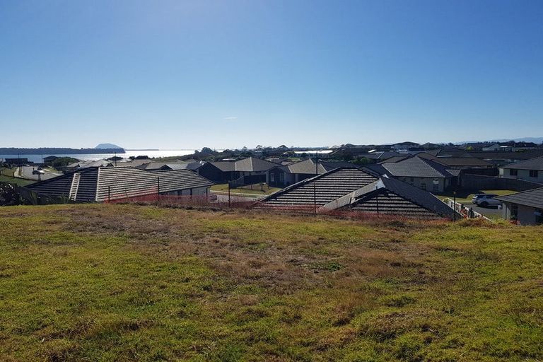 Photo of property in 13 Lakeside Terrace, Omokoroa, 3114