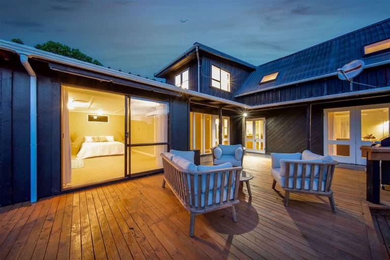 Photo of property in 18 Ohawe Terrace, Ohawe, Hawera, 4671