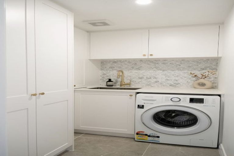 Photo of property in 166 Tasman Street, Mount Cook, Wellington, 6021