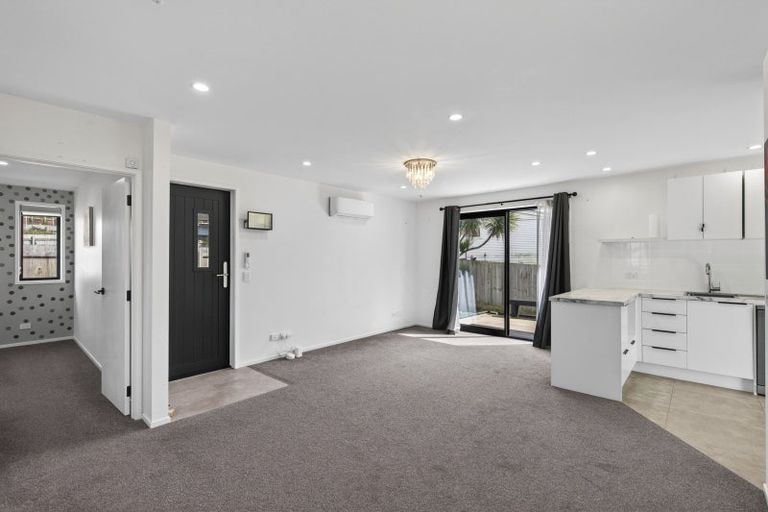 Photo of property in 6b Clerke Place, Marfell, New Plymouth, 4310