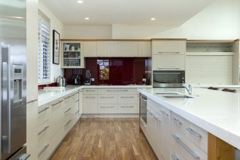 Photo of property in 8 Kuiwai Drive, Rainbow Point, Taupo, 3330