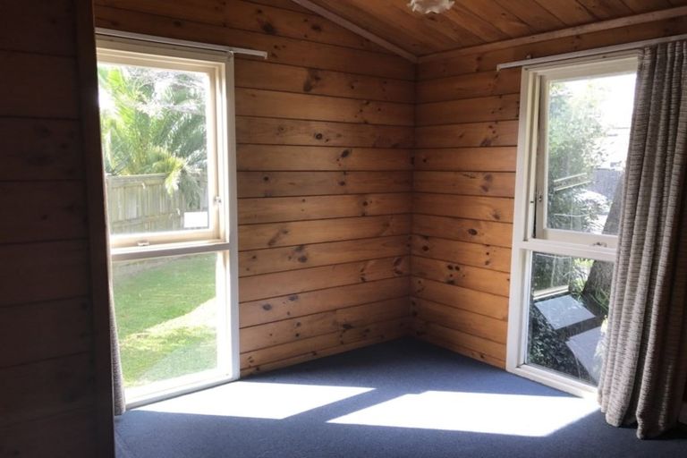 Photo of property in 15 Roseburn Place, Pakuranga, Auckland, 2010