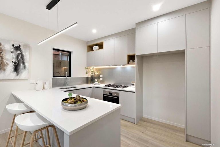 Photo of property in 152a Botany Road, Botany Downs, Auckland, 2010