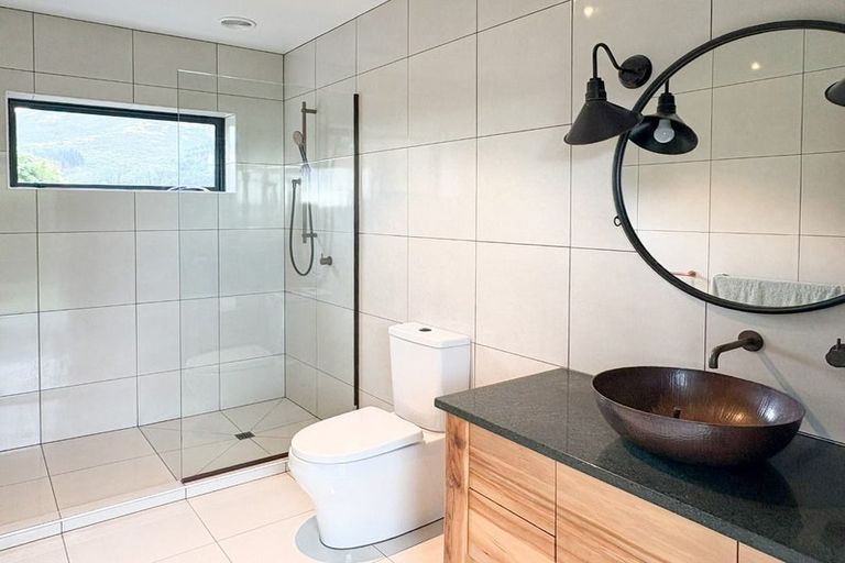 Photo of property in 12 Hollybank Lane, Allandale, Lyttelton, 8971